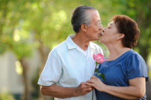 Older-couple-kissing